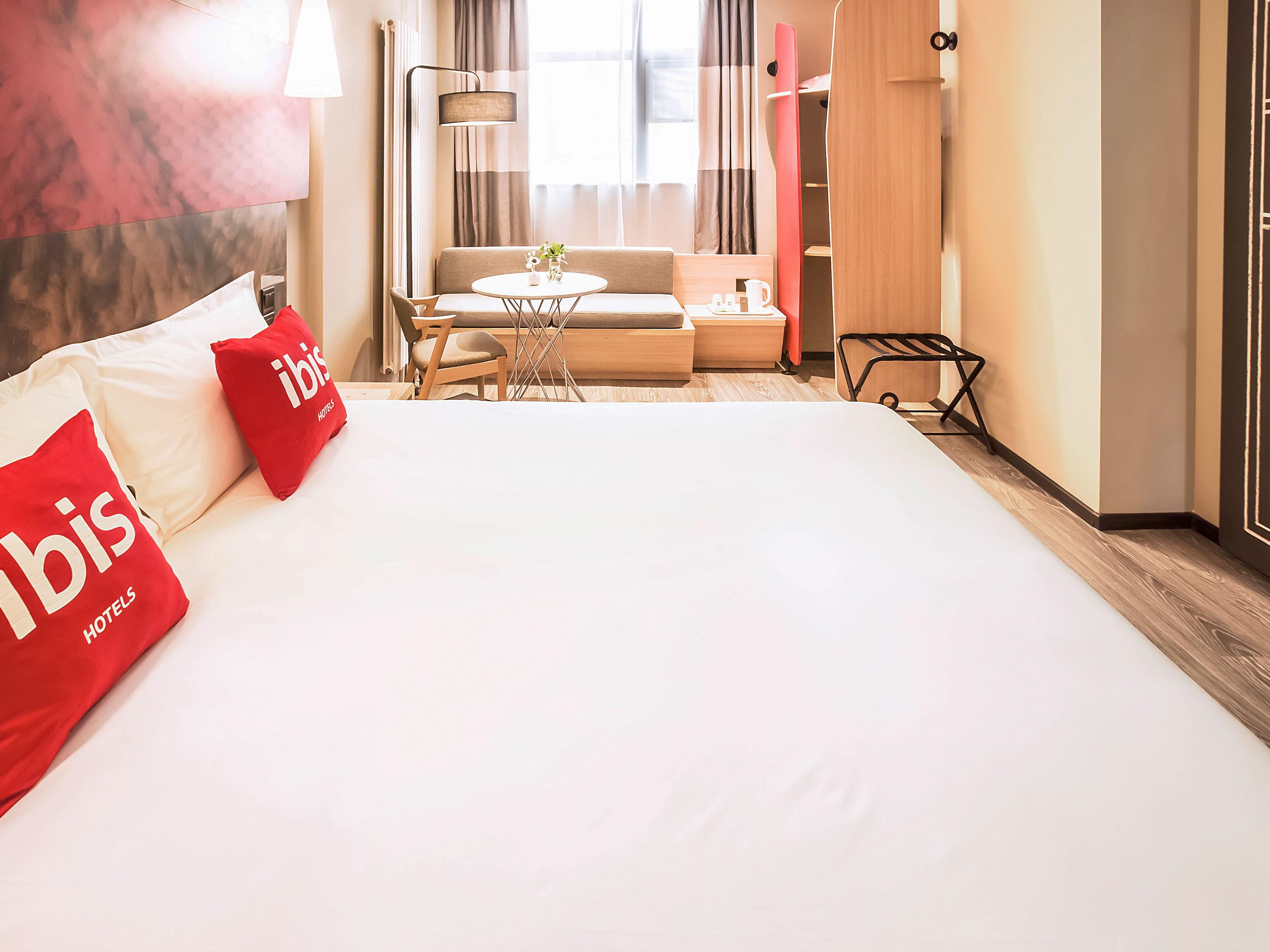 Ibis Zhengzhou Longhai Road Exteriör bild