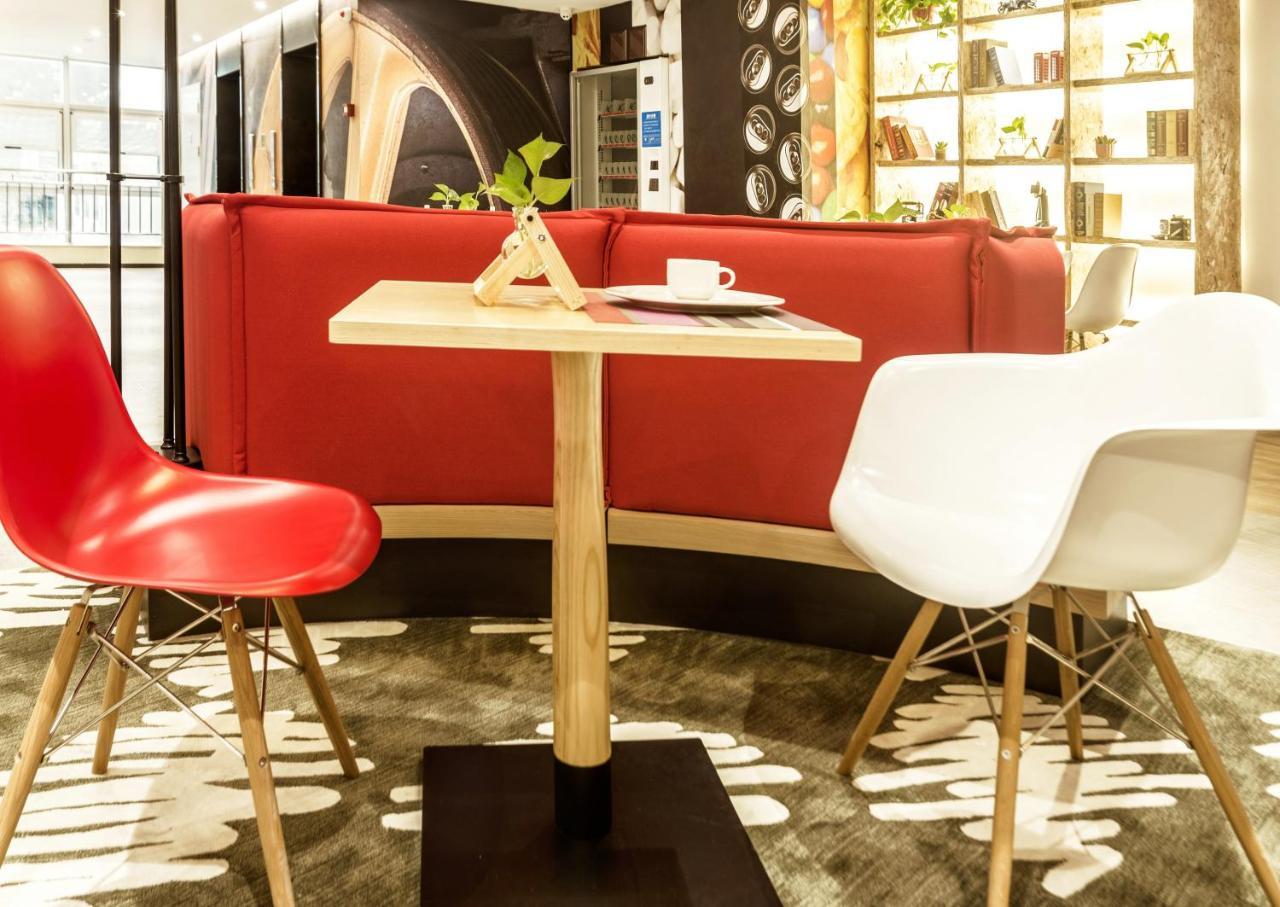 Ibis Zhengzhou Longhai Road Exteriör bild